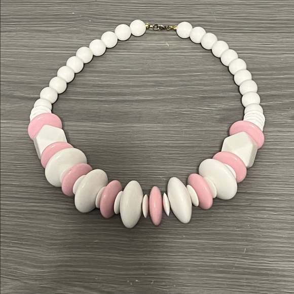 Vintage Plastic Beaded Necklace with White and Pink Beads - Picture 2 of 5